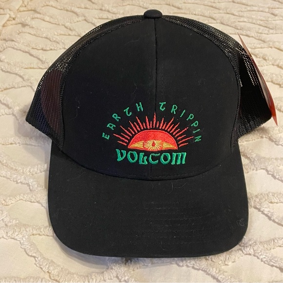 NWT 🧢 Volcom Earth Tripper Trucker Hat - Picture 4 of 4